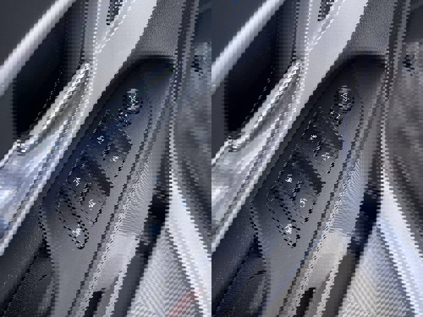 Used 2016 Chevrolet Equinox LT w/ Convenience Package image 13