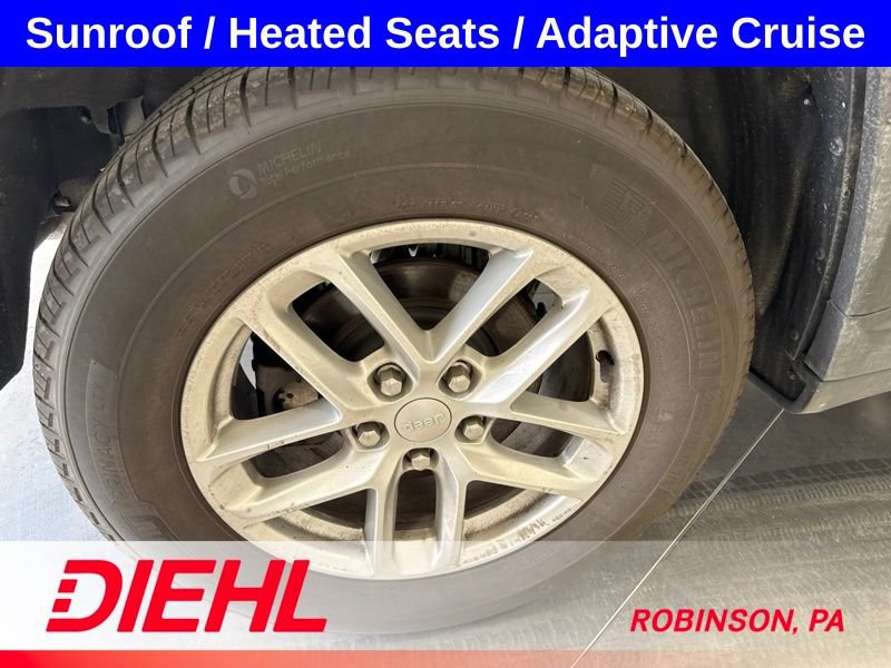 Used 2023 Jeep Grand Cherokee Laredo X AWD/4WD image 8