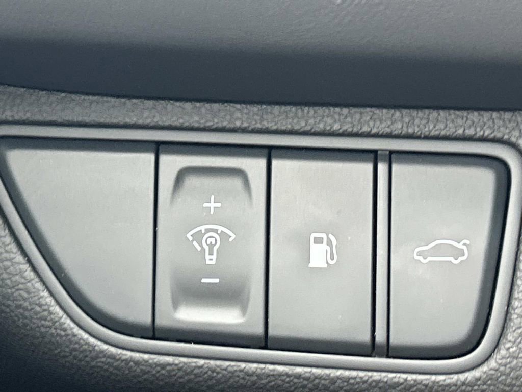 Used 2025 Genesis G70 3.3T Advanced image 39