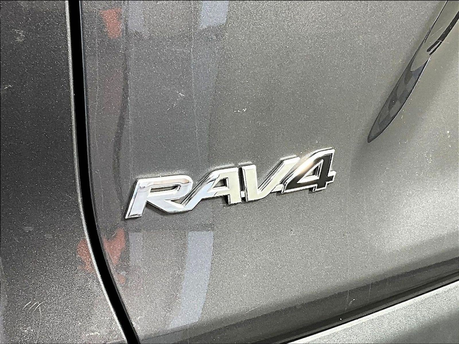 Used 2022 Toyota RAV4 XLE FWD image 24