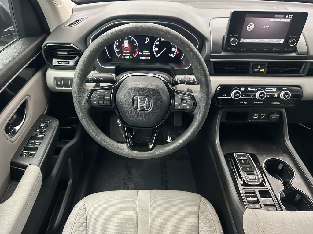 Used 2023 Honda Pilot LX image 13