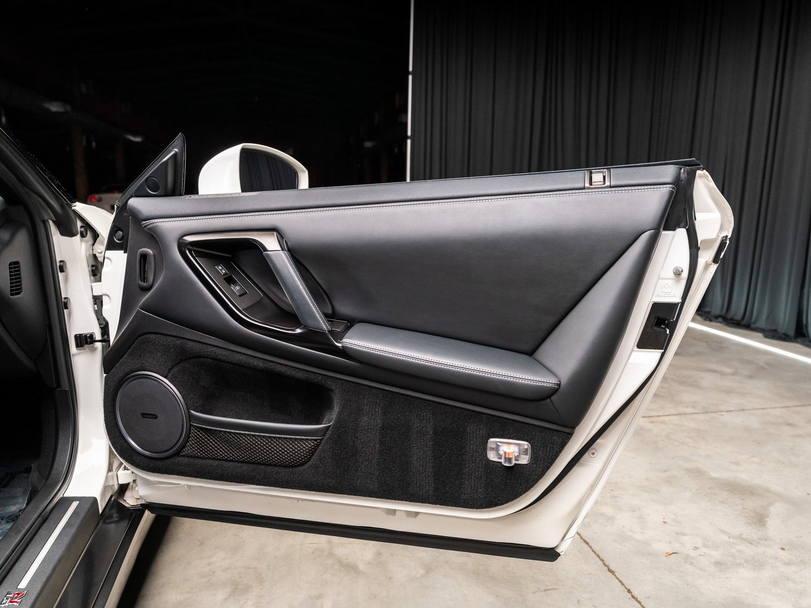 Used 2015 Nissan GT-R Premium image 52