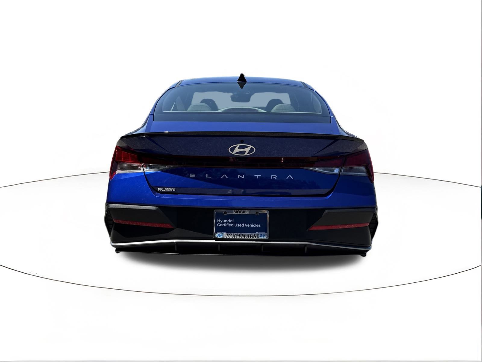 Used 2025 Hyundai Elantra Sport image 4