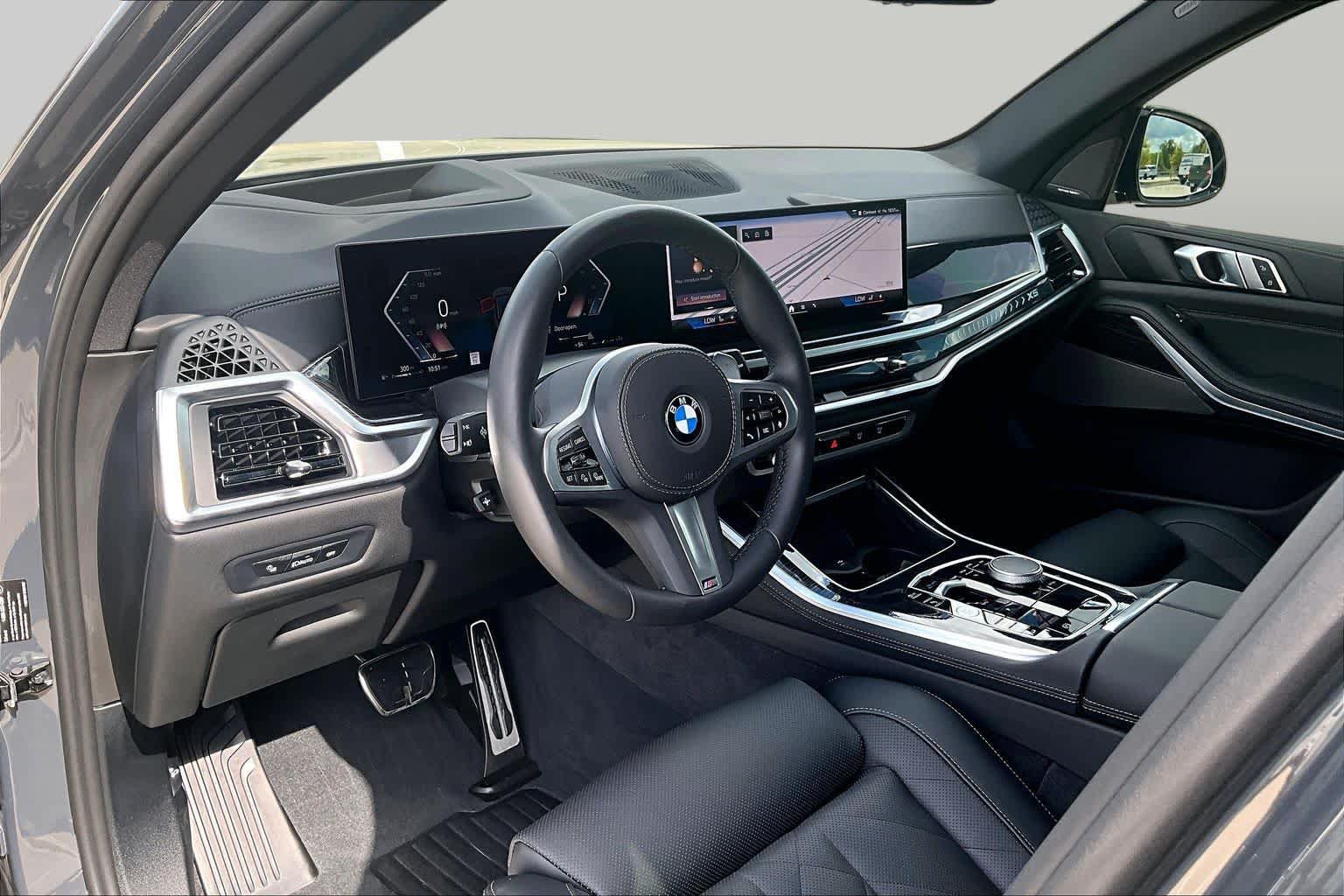 Used 2026 BMW X5 xDrive40i w/ M Sport Package AWD/4WD image 16