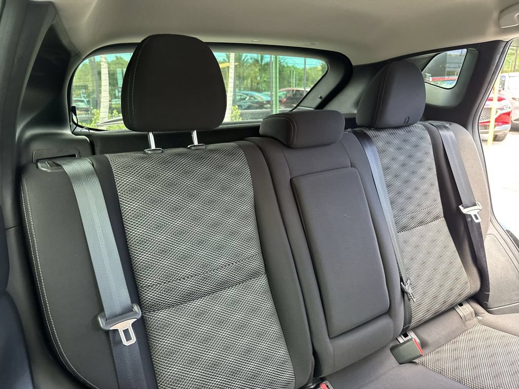 Used 2018 Nissan Rogue Sport SV w/ SV Technology Package AWD/4WD image 47