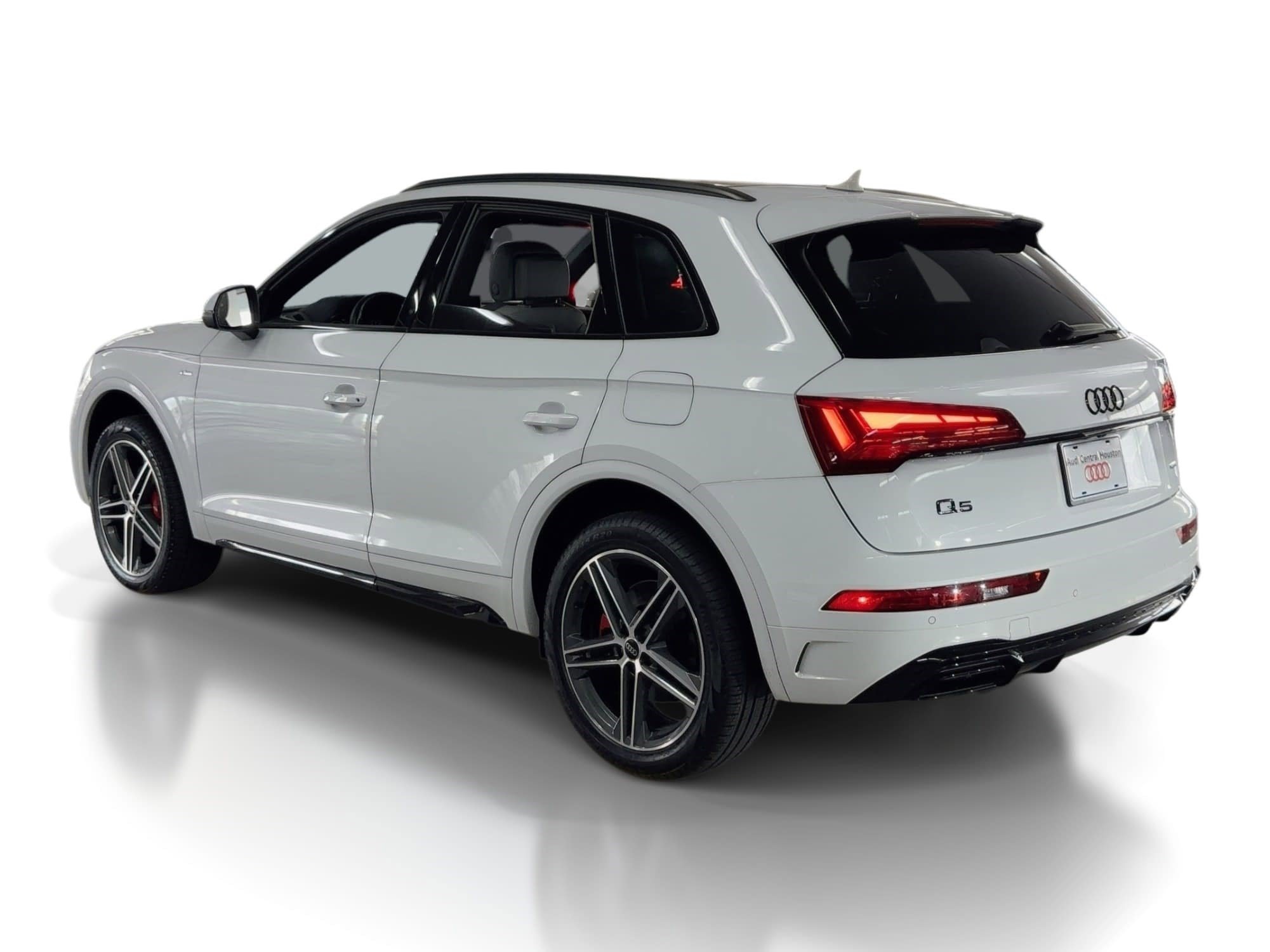 Used 2025 Audi Q5 e Premium Plus image 3