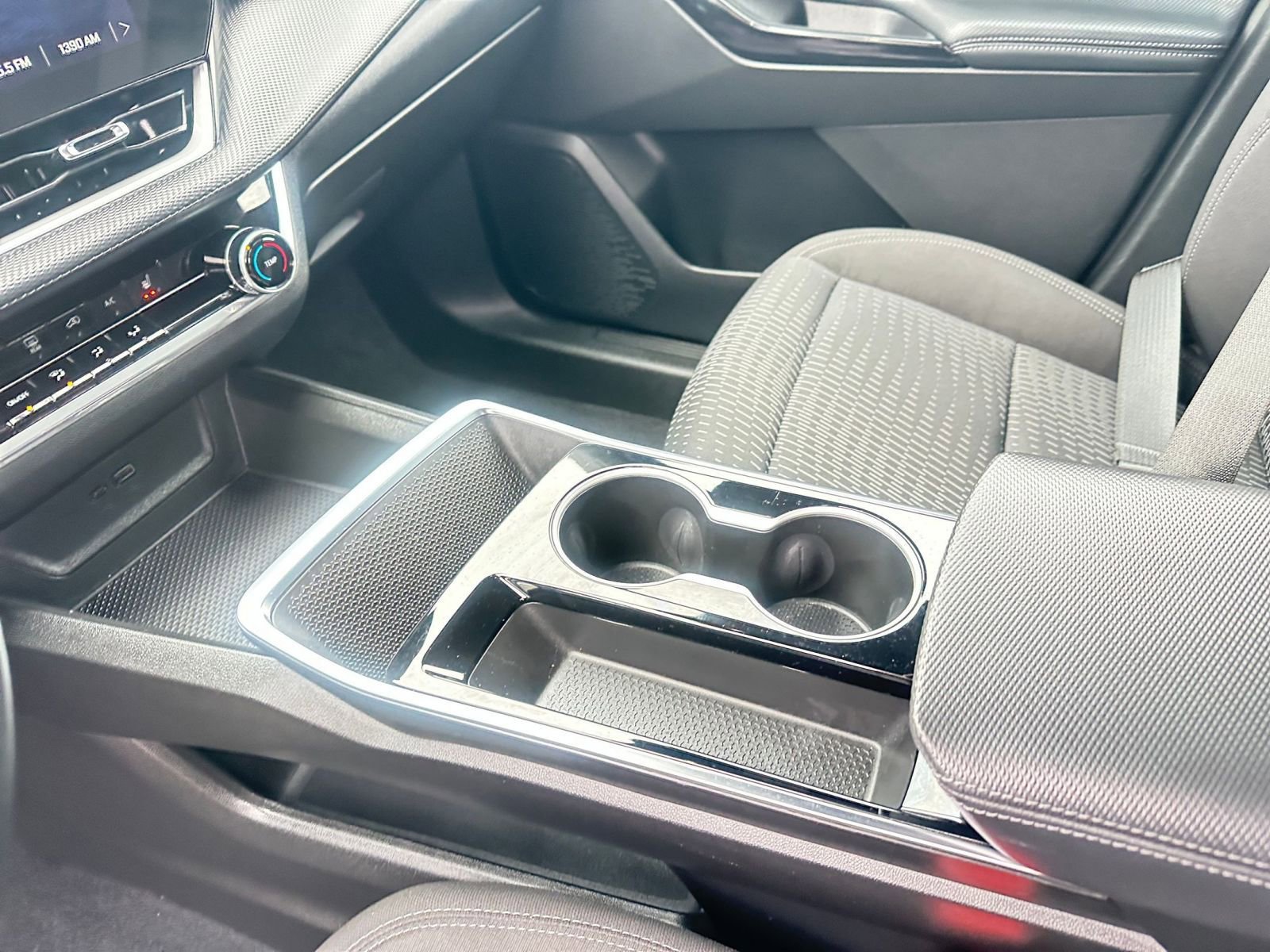 Used 2025 Chevrolet Equinox LT image 41