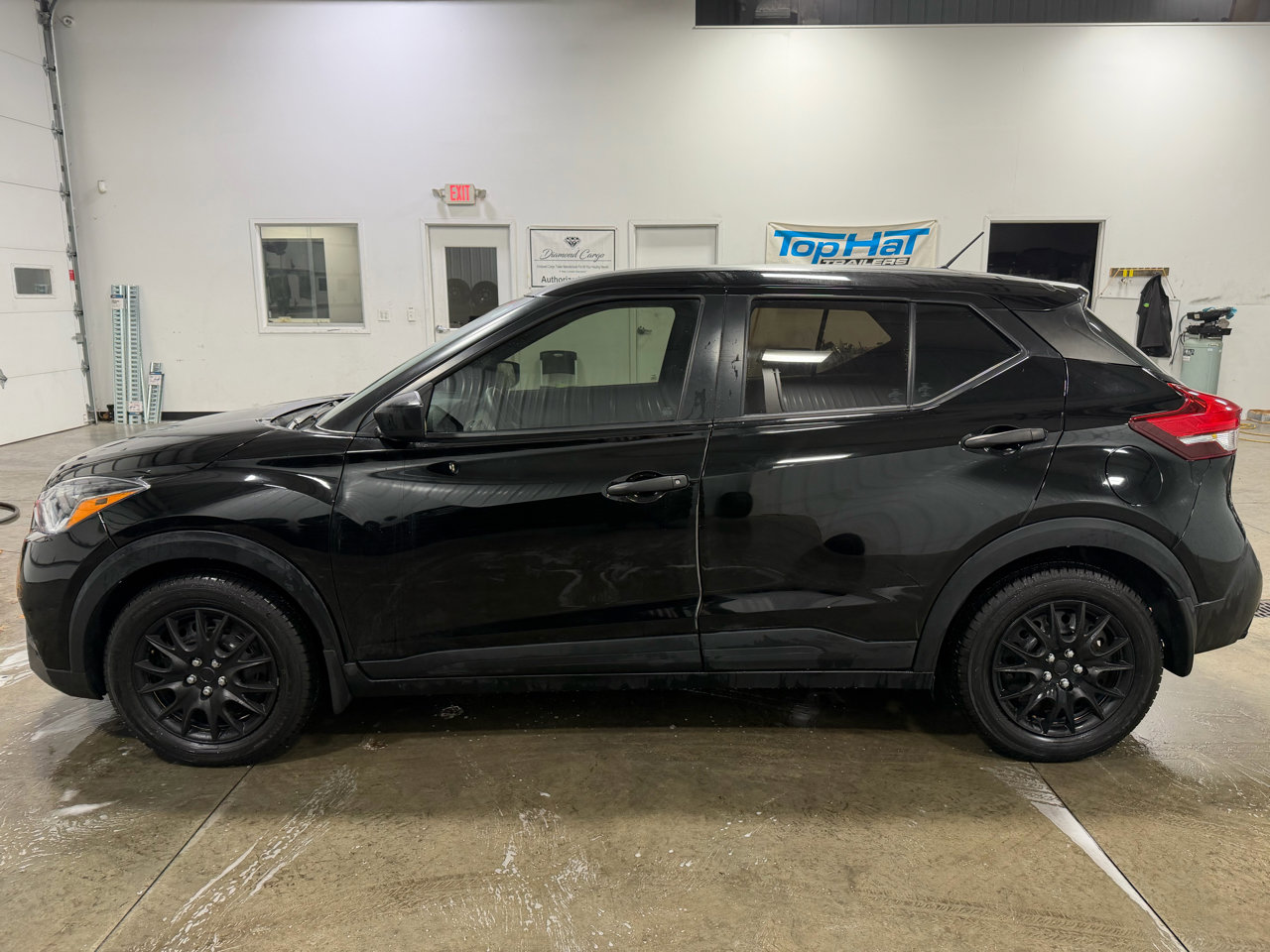Used 2020 Nissan Kicks S image 32