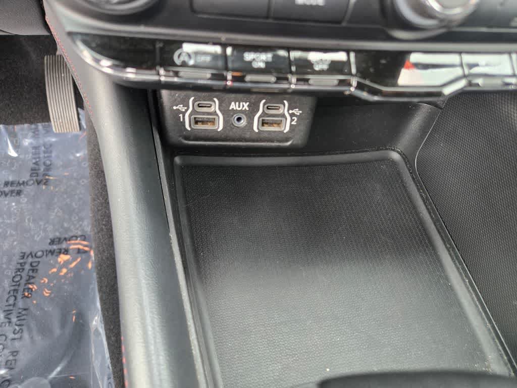 Used 2024 Dodge Durango GT AWD/4WD image 14
