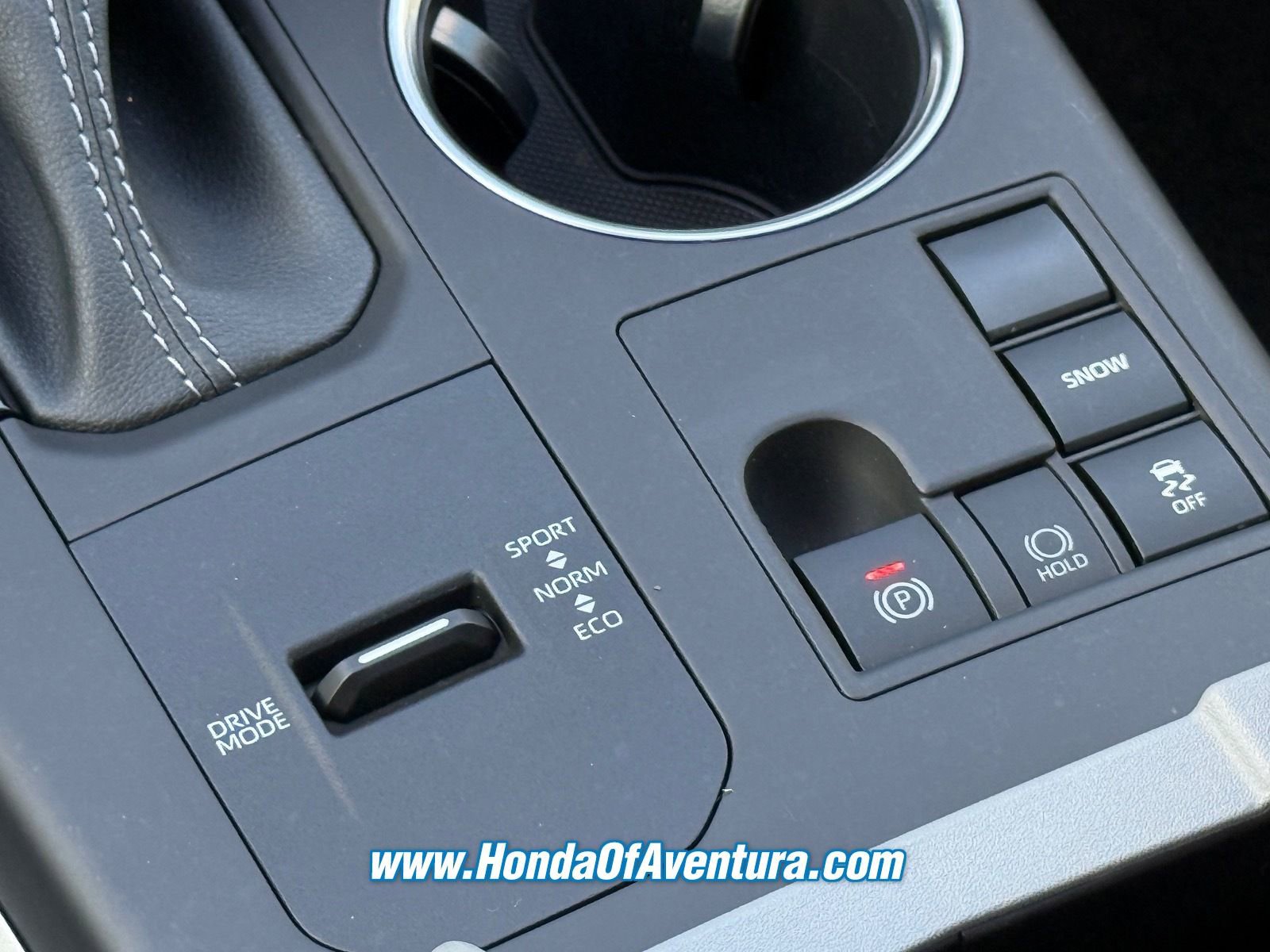 Used 2023 Toyota Highlander XLE FWD image 18