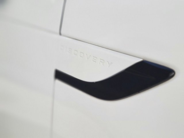 Used 2024 Land Rover Discovery S image 47