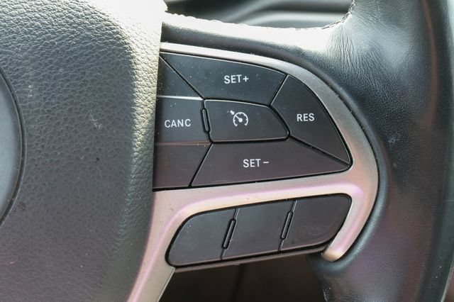 Used 2022 Jeep Grand Cherokee Laredo X AWD/4WD image 29