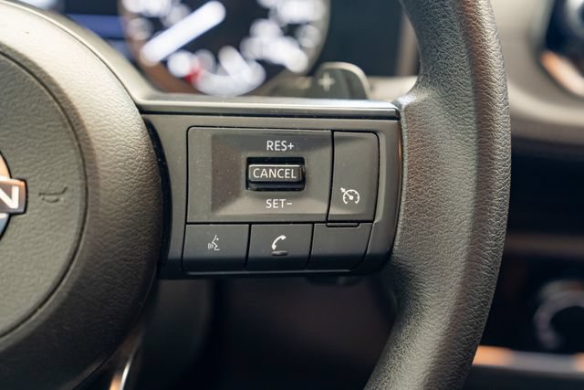 Used 2023 Nissan Rogue S AWD/4WD image 15
