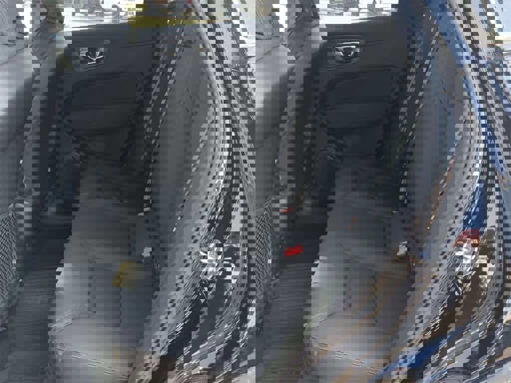 Used 2026 Volvo XC60 B5 Plus w/ Protection Package Premier image 18