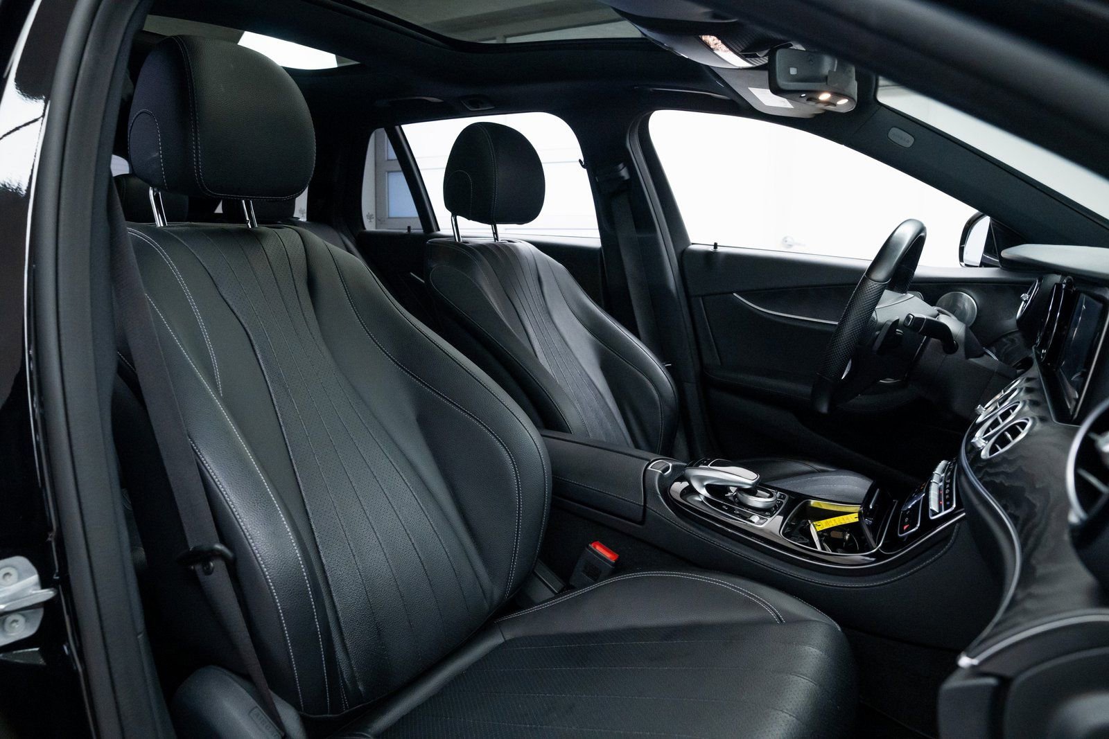 Used 2017 Mercedes-Benz E 400 E 400 image 25