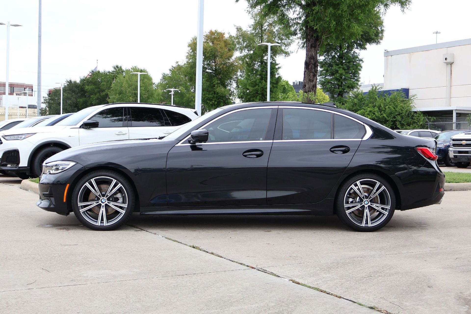 Used 2020 BMW 330i Sedan w/ Premium Package RWD image 3