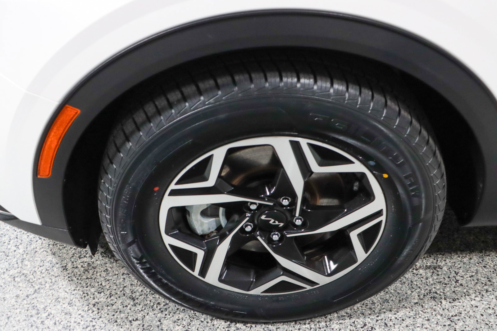 Used 2024 Kia Sportage LX image 8