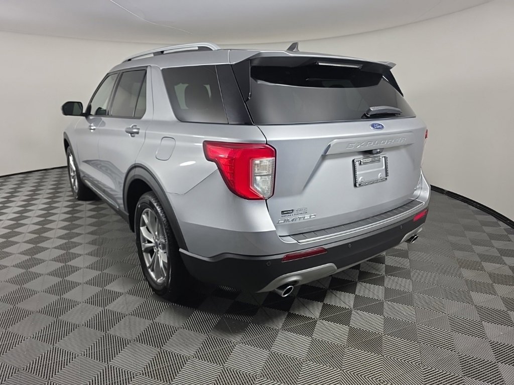 Used 2021 Ford Explorer Limited image 3