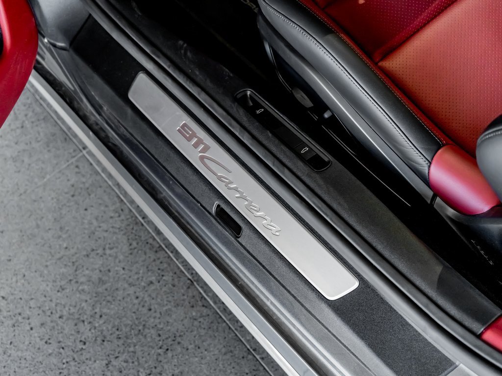 Certified 2025 Porsche 911 Carrera image 14
