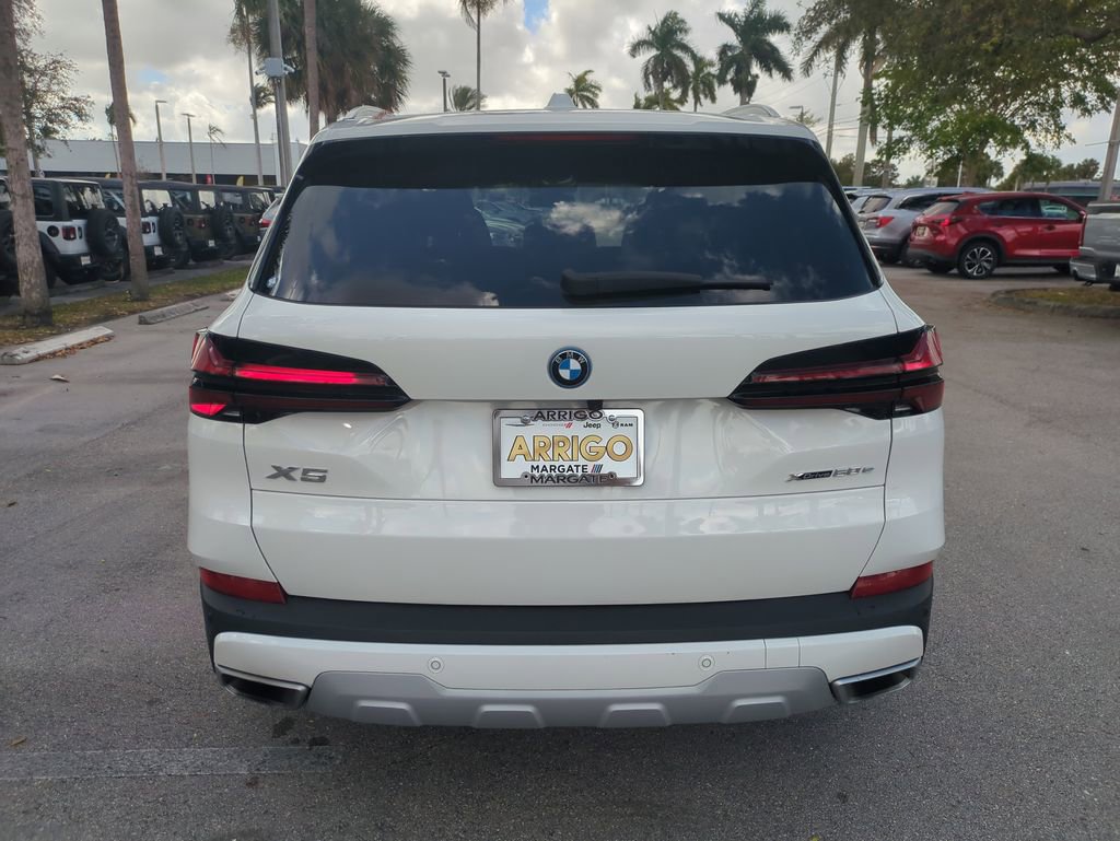 Used 2025 BMW X5 xDrive50e image 7