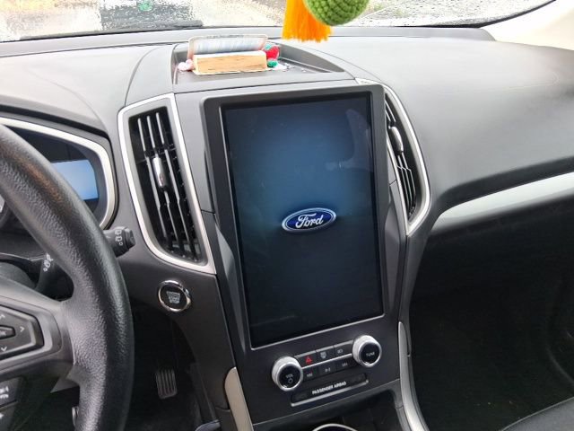 Used 2021 Ford Edge SE image 9