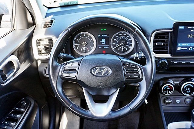 Used 2021 Hyundai Venue SEL FWD image 19