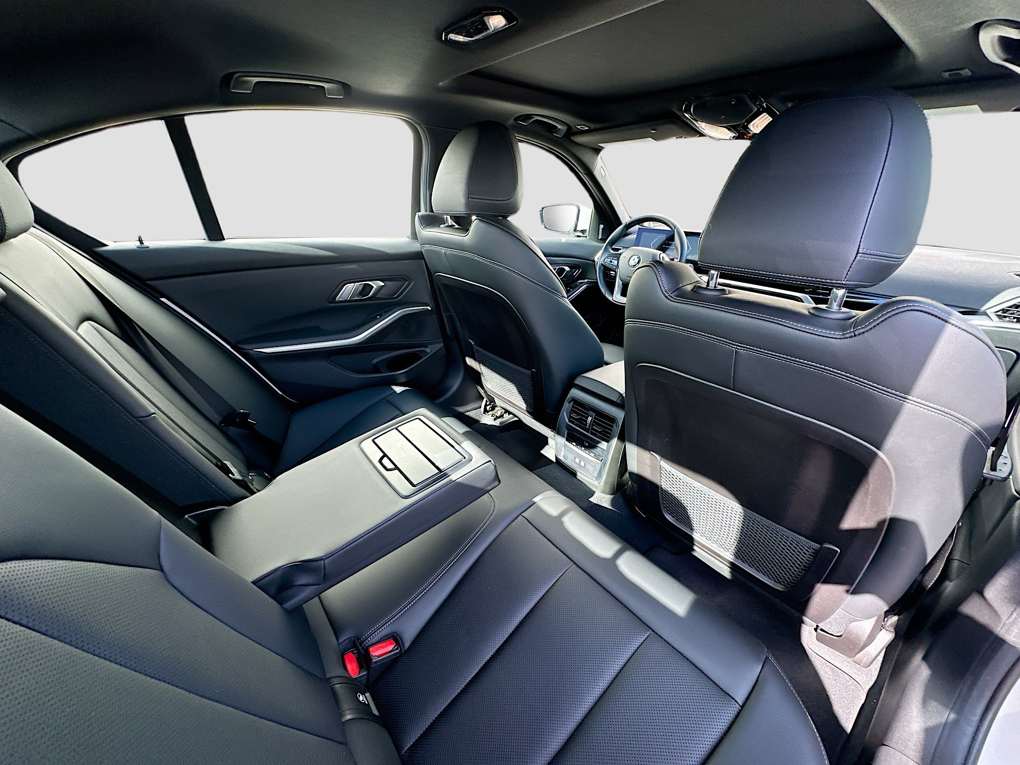 Certified 2023 BMW 330i Sedan w/ Driving Assistance Package image 31