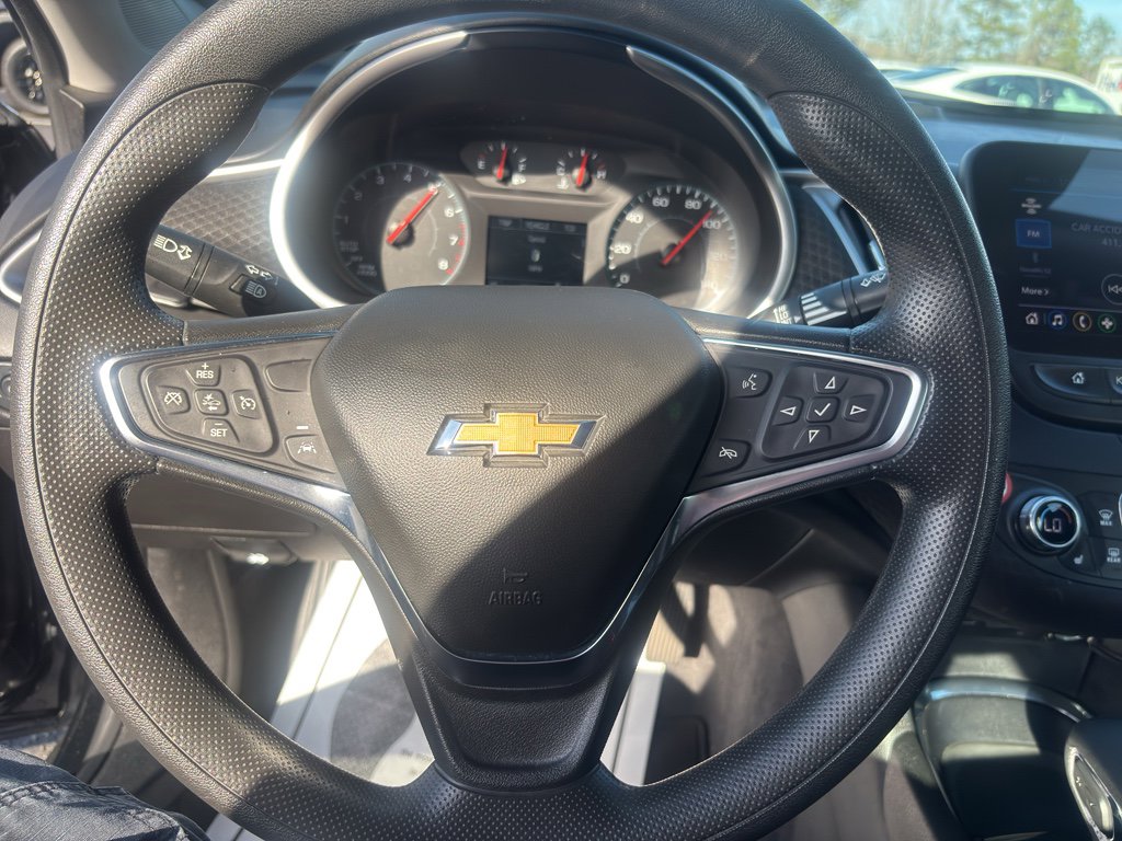 Used 2025 Chevrolet Malibu LT FWD image 14