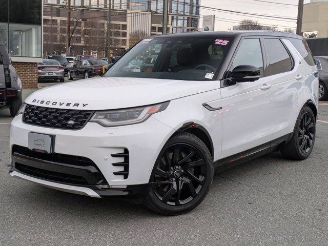 Used 2025 Land Rover Discovery Dynamic SE image 1