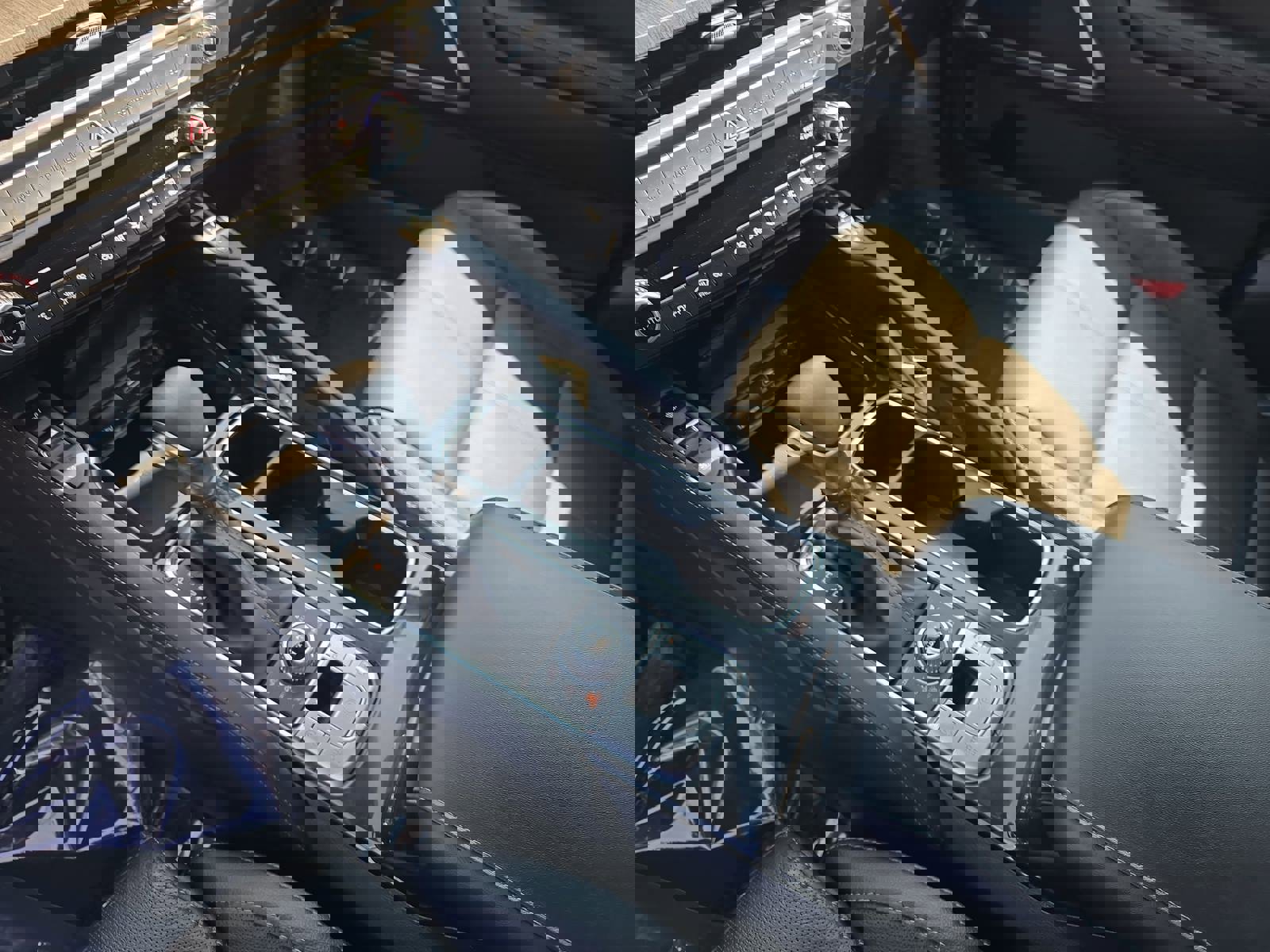 Used 2024 Kia Telluride SX w/ Towing Package image 27