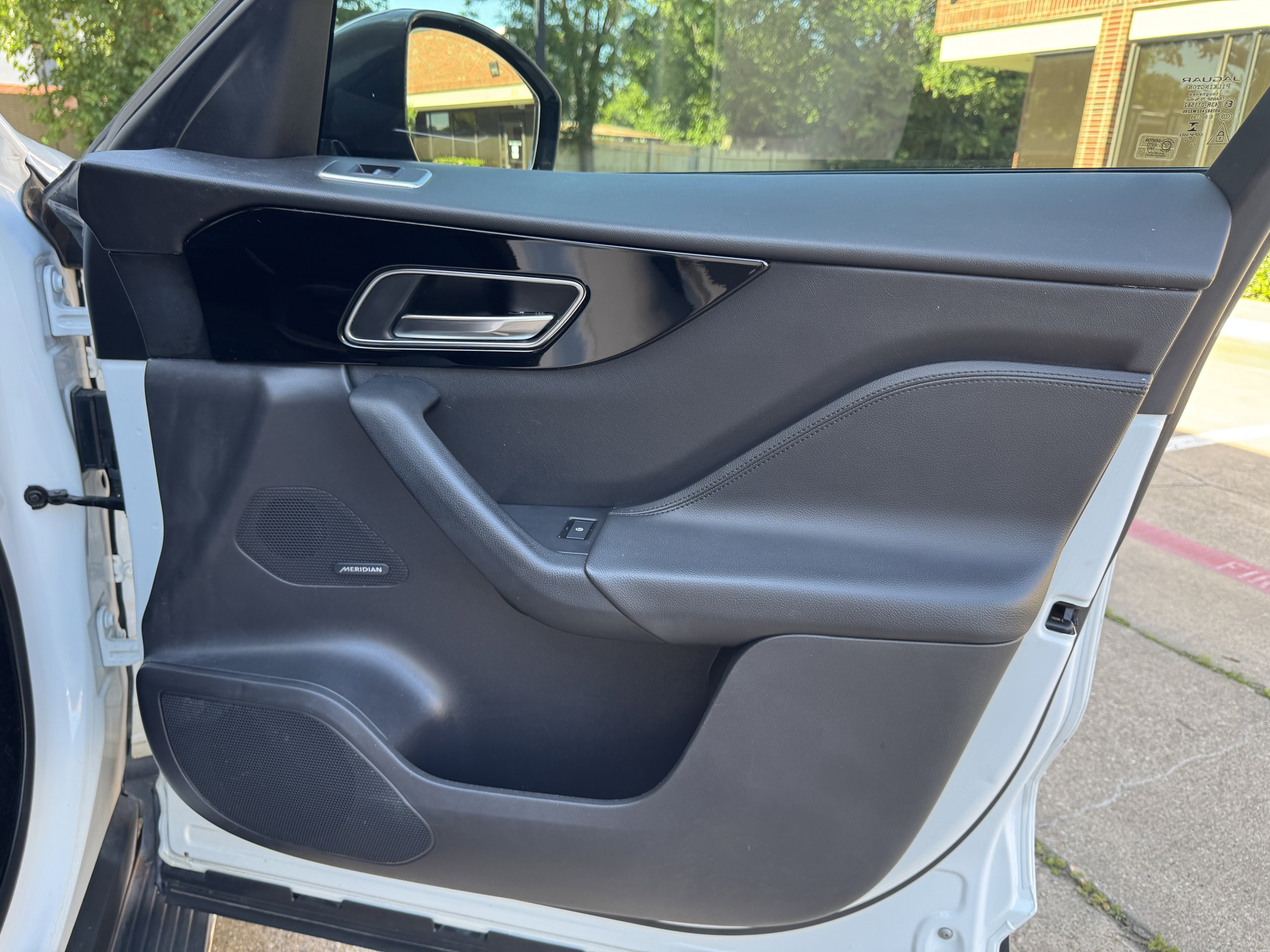 Used 2018 Jaguar F-PACE Premium AWD/4WD image 37