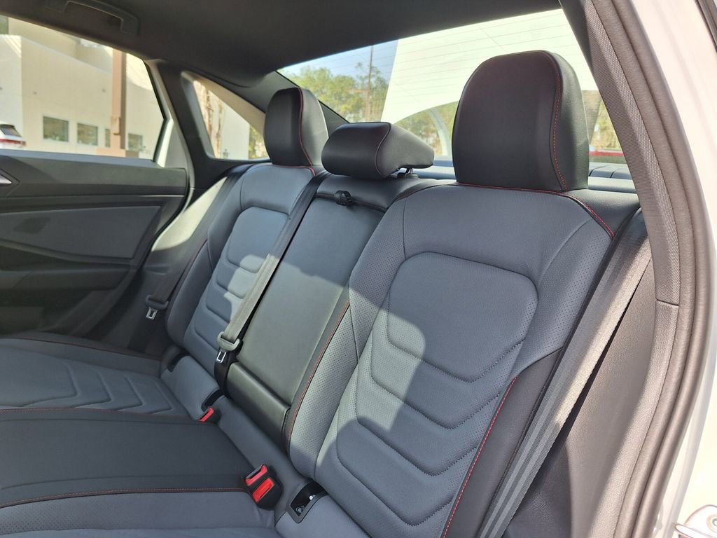 Used 2025 Volkswagen Jetta GLI Autobahn image 24