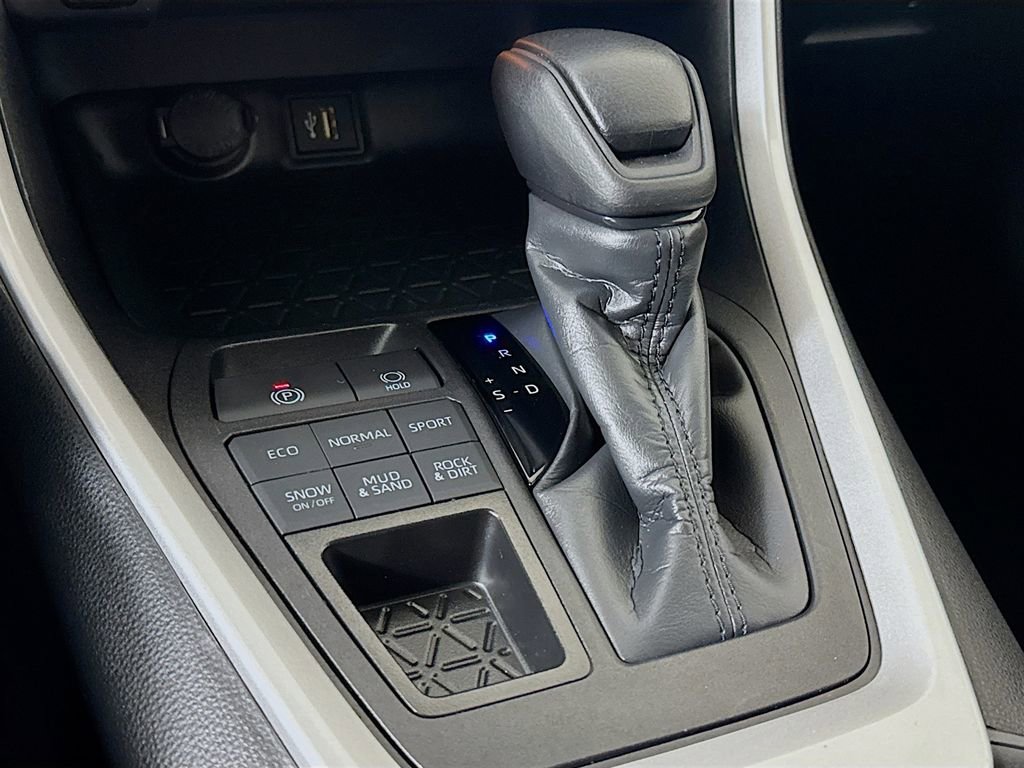 Used 2025 Toyota RAV4 LE image 15