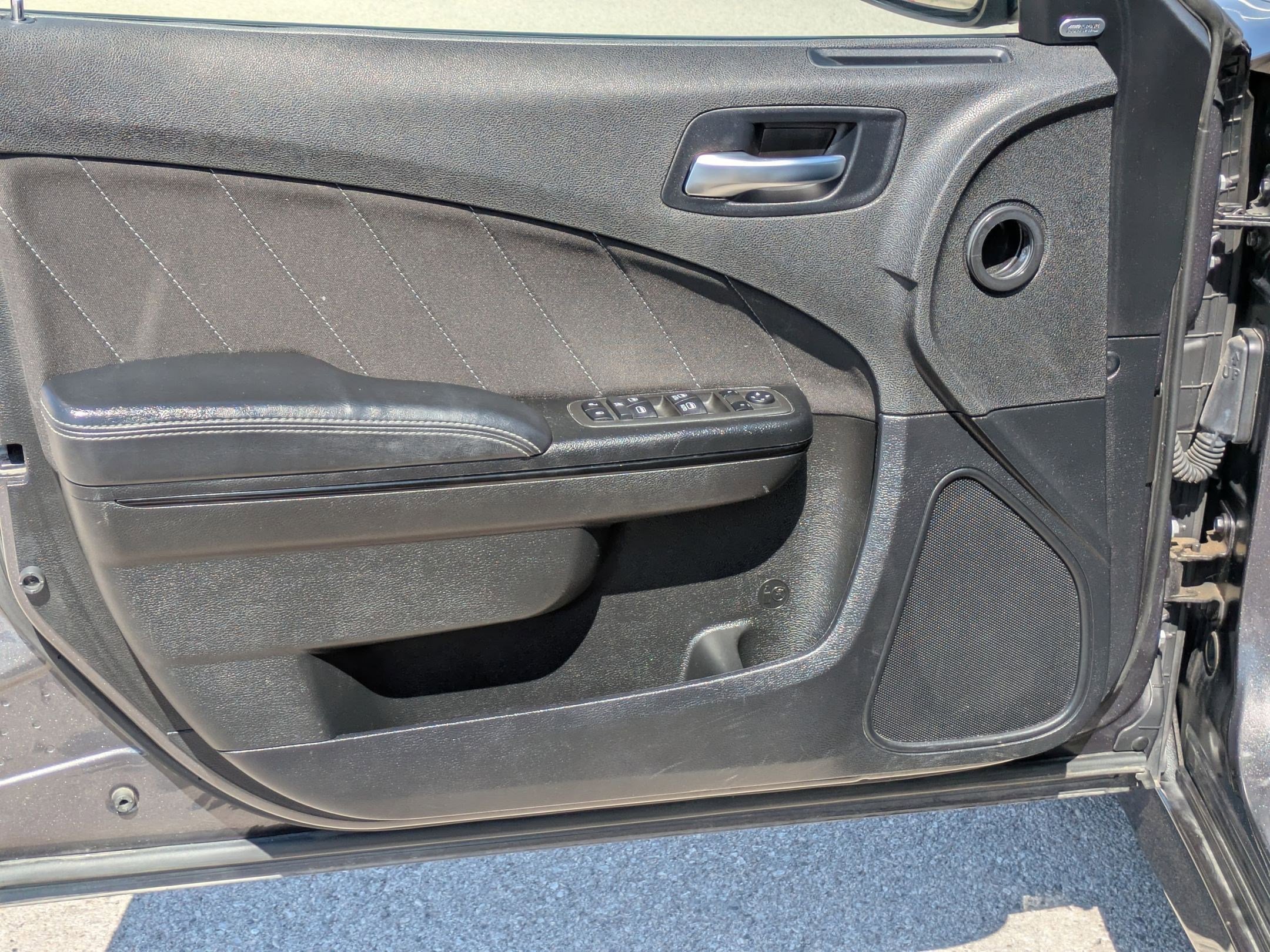 Used 2022 Dodge Charger R/T w/ Blacktop Package image 10