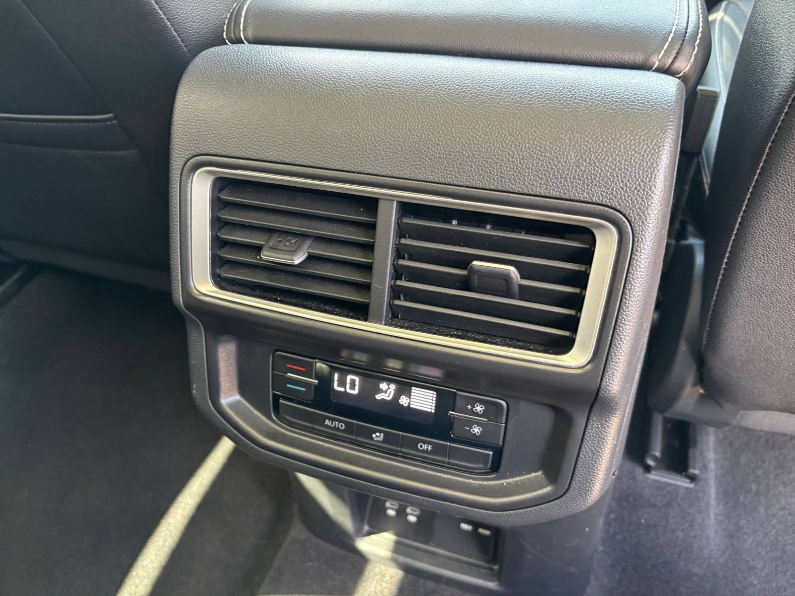 Used 2026 Volkswagen Atlas SE FWD image 20