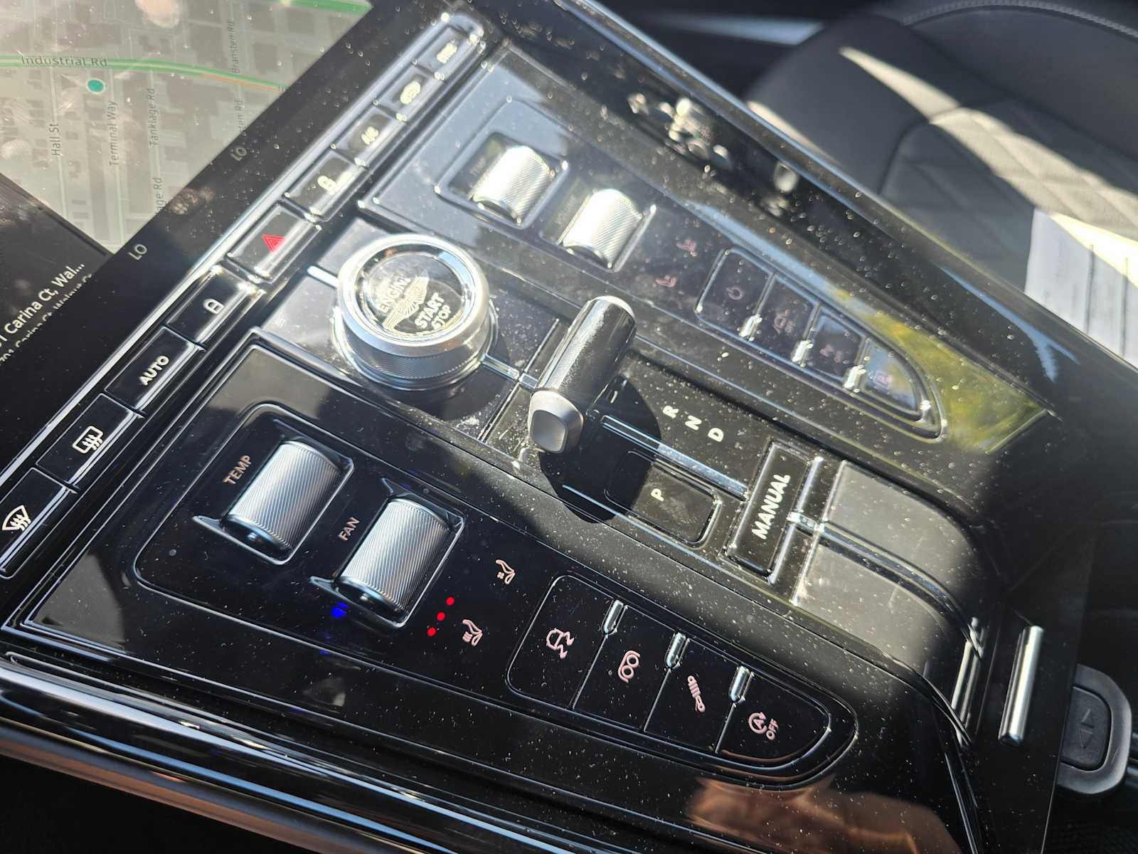 Used 2024 Aston Martin DB12 Coupe image 26