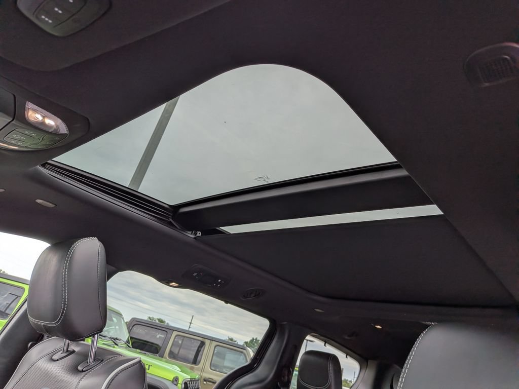 New 2027 Chrysler Pacifica Limited AWD/4WD image 10