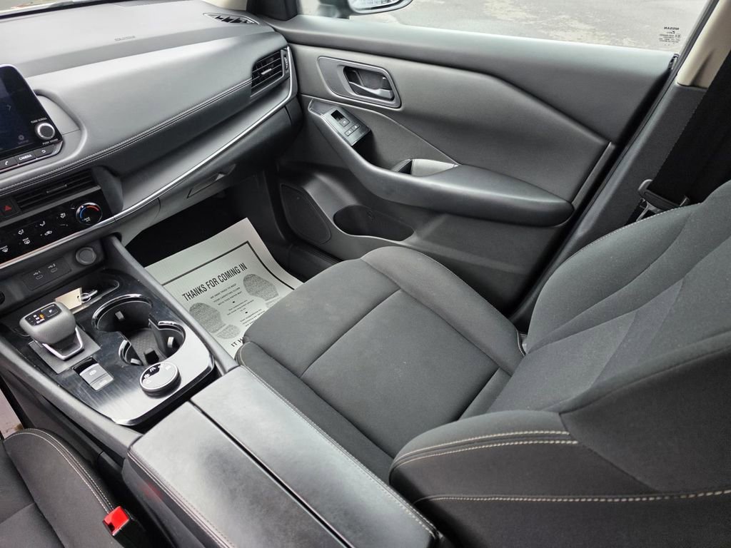 Used 2024 Nissan Rogue S image 28