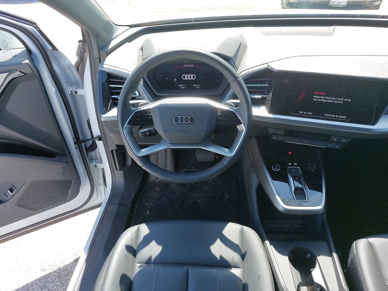 Used 2025 Audi Q4 e-tron Premium w/ Convenience Package AWD/4WD image 6