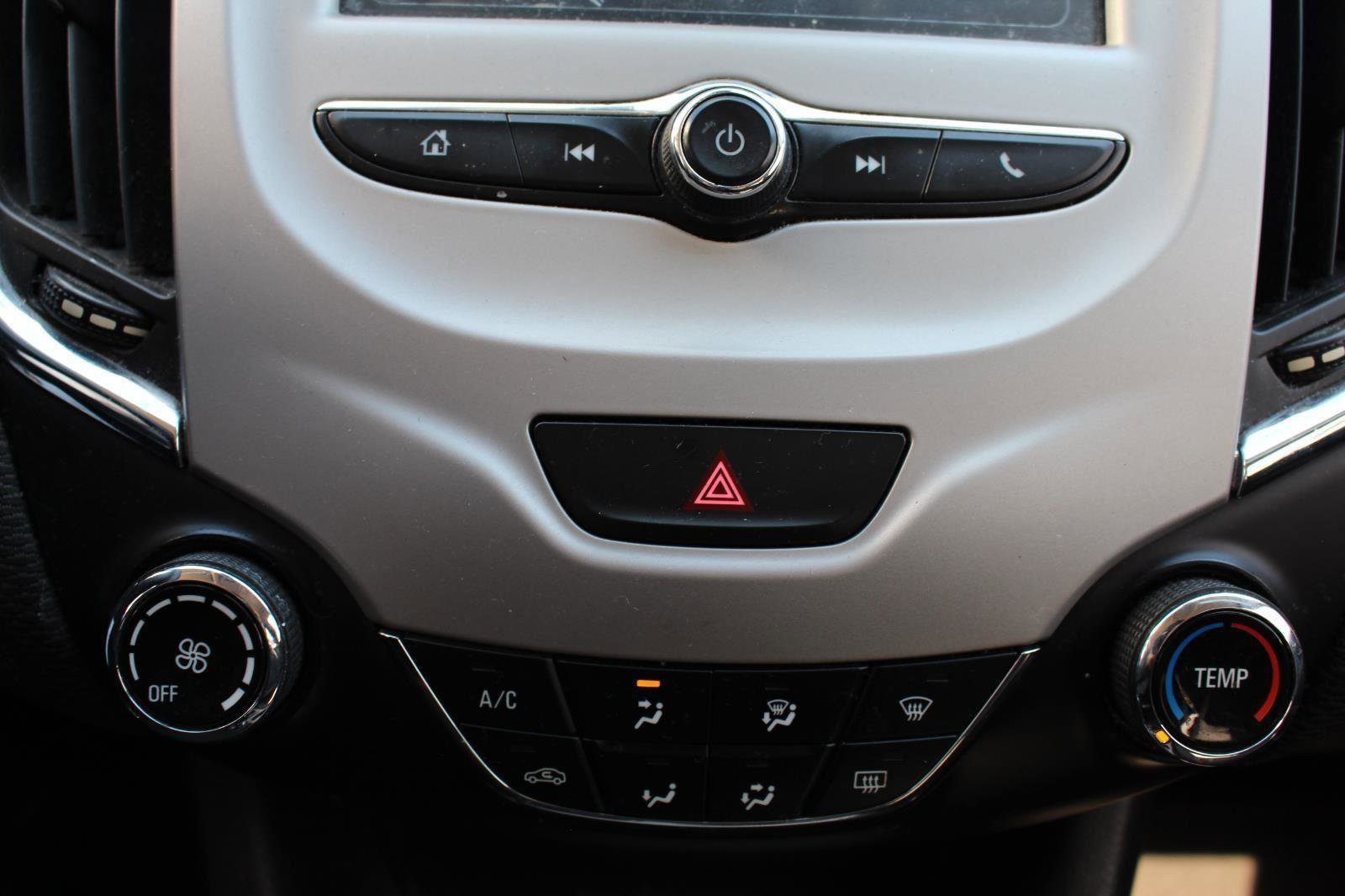 Used 2017 Chevrolet Cruze LS FWD image 23