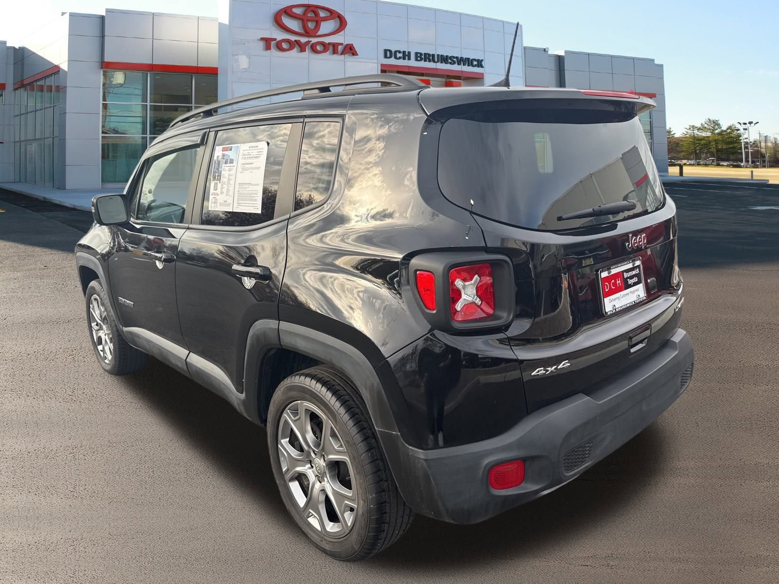 Used 2022 Jeep Renegade Limited image 7