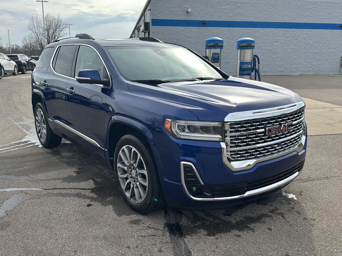 Used 2023 GMC Acadia Denali w/ Denali Ultimate Package image 8