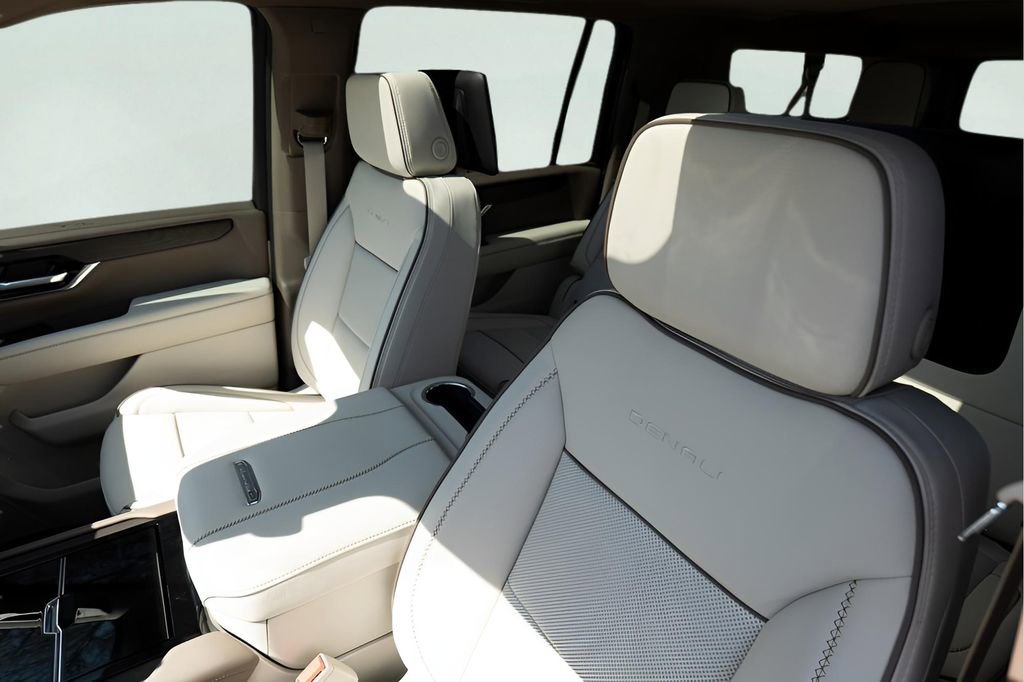 New 2026 GMC Yukon XL Denali w/ Denali Reserve Package image 10