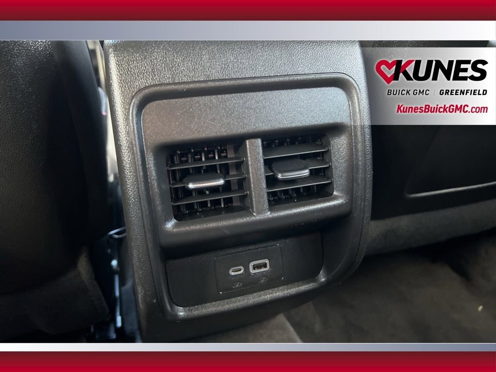 Used 2024 Cadillac XT4 Premium Luxury image 36