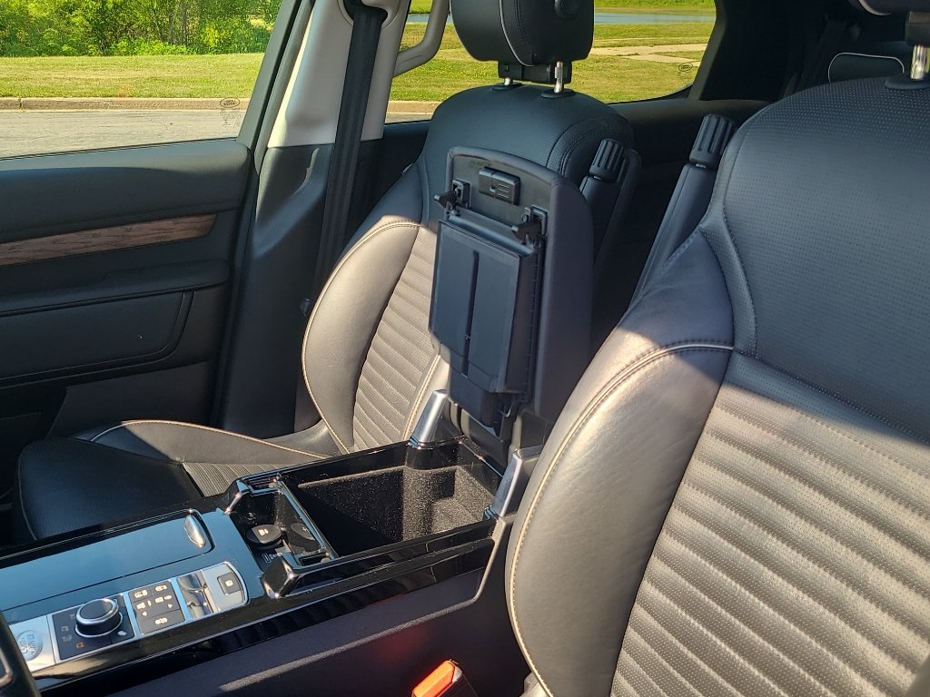 Used 2018 Land Rover Discovery HSE AWD/4WD image 19