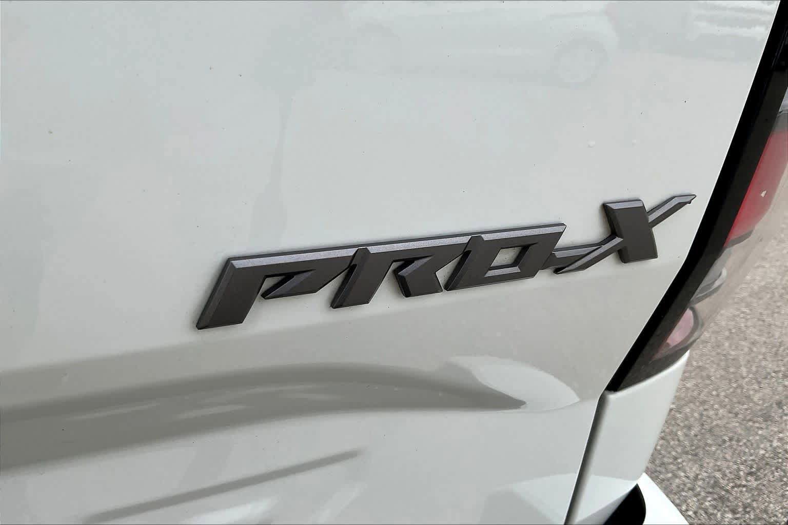 Used 2022 Nissan Frontier Pro-X image 7