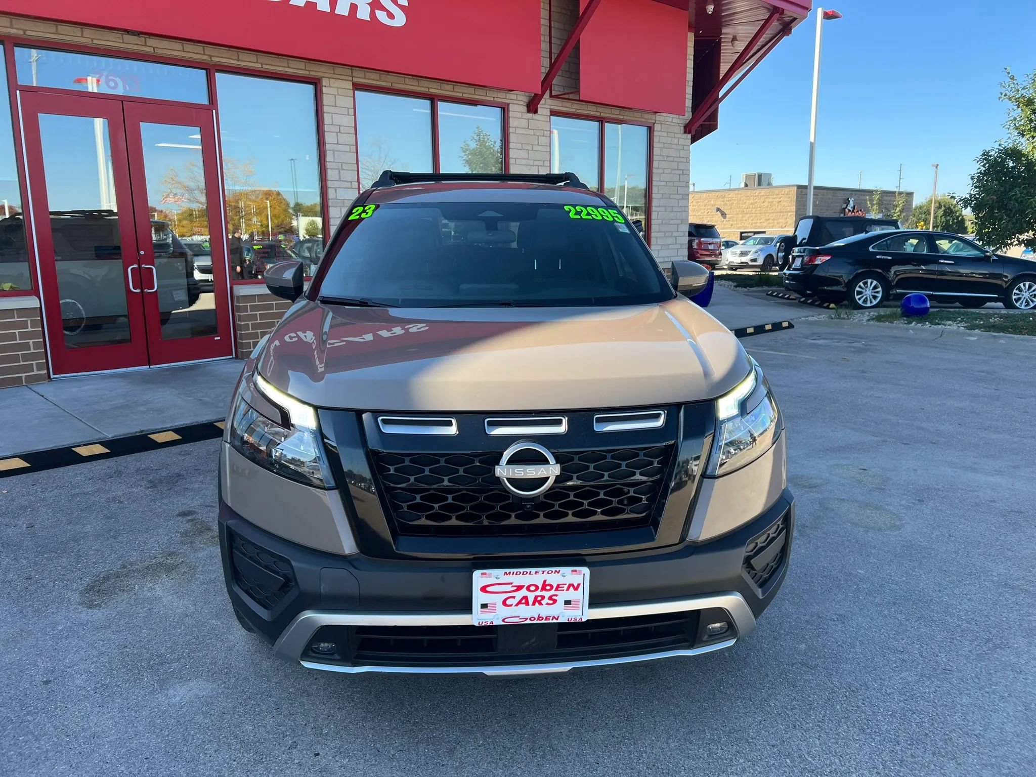 Used 2023 Nissan Pathfinder SV AWD/4WD image 2