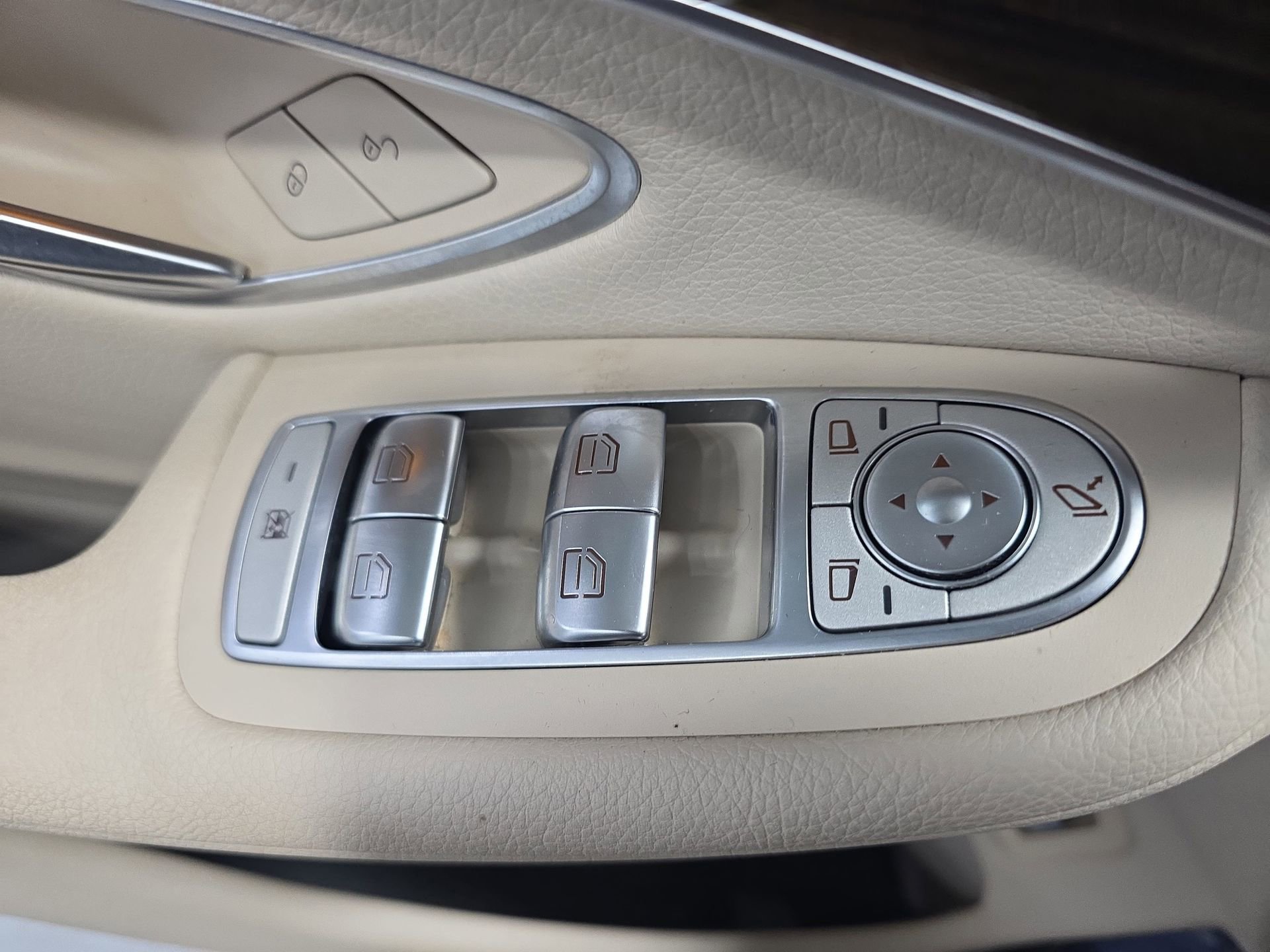 Used 2017 Mercedes-Benz GLC 300 4MATIC image 27