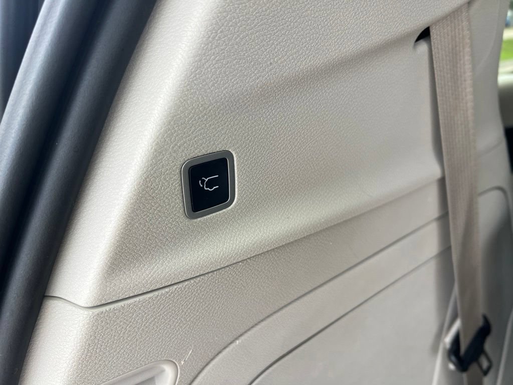 Used 2022 Chrysler Pacifica Touring-L FWD image 19