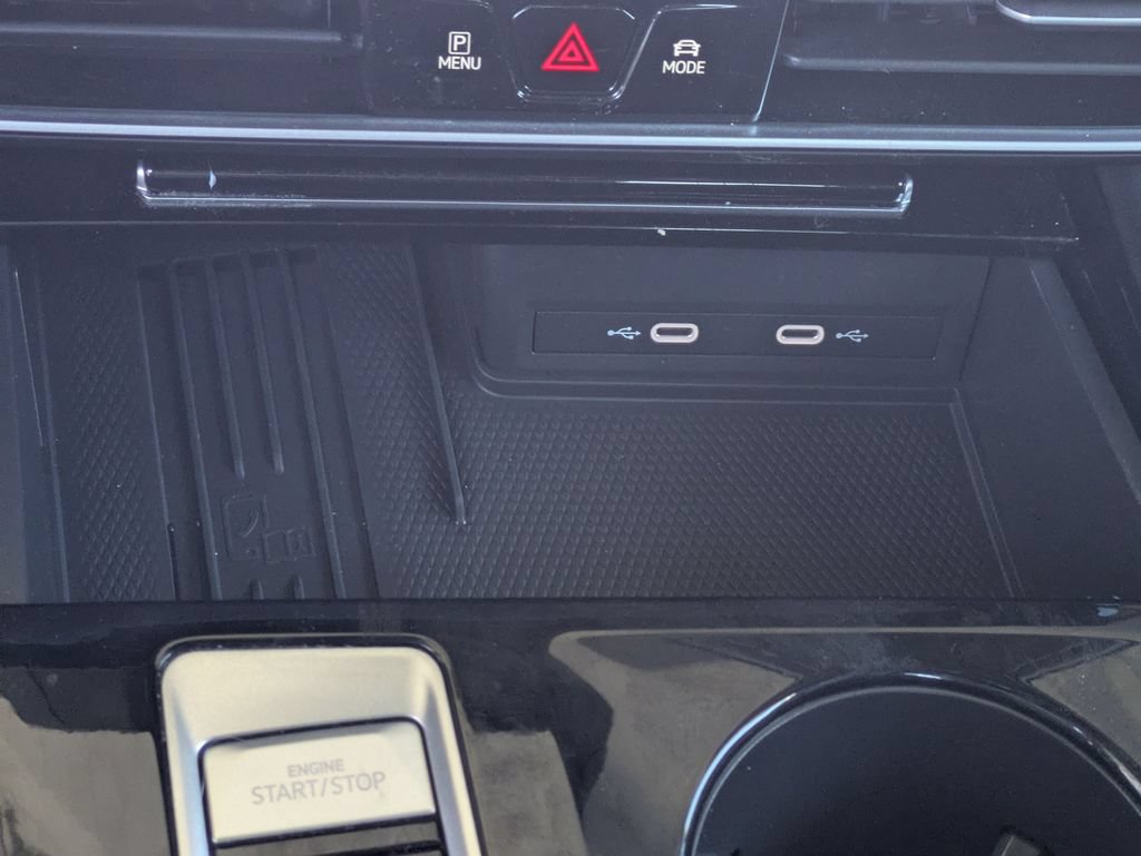 Used 2025 Volkswagen Atlas Peak Edition SE AWD/4WD image 31